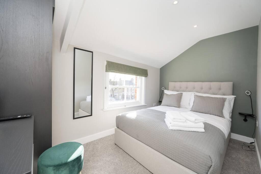 Lettered Board Apartments 1, 2 & 3 Pickering Esterno foto