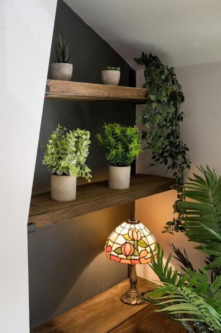 Lettered Board Apartments 1, 2 & 3 Pickering Esterno foto